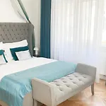 Gold Art Apartments